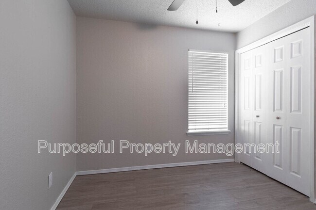 Building Photo - 313 Belmont Dr