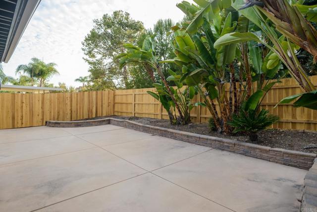 Building Photo - 3762 Via Del Rancho