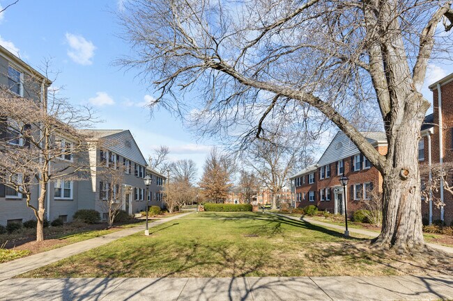 Building Photo - 1407 Belle View Blvd