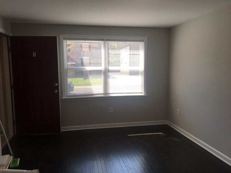 Building Photo - 1703 Lafayette Dr
