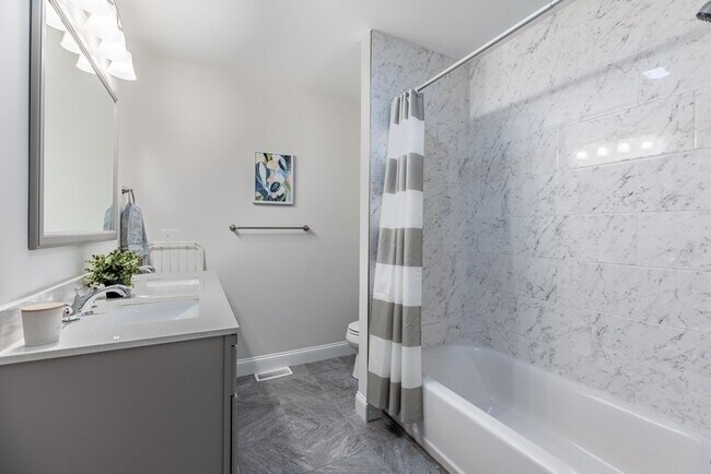 Building Photo - 10 Allen Ct