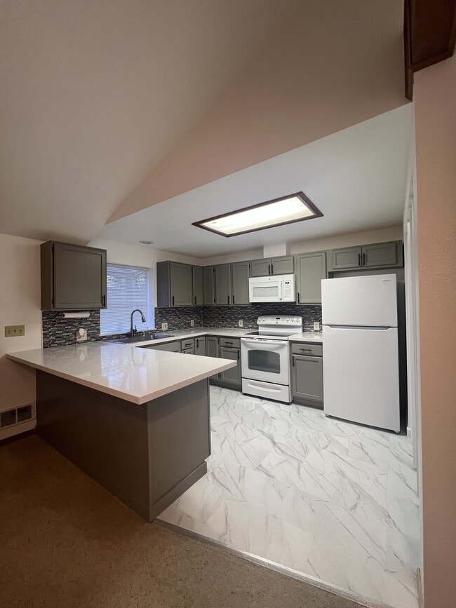 Building Photo - 5025 S 167th St