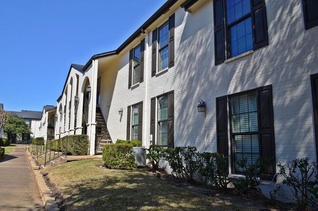 Building Photo - 10019 Regal Park Ln
