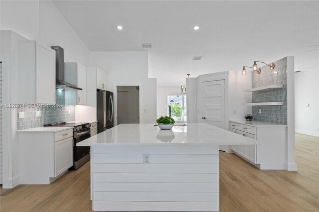 Building Photo - 5923 Loxahatchee Pines Dr