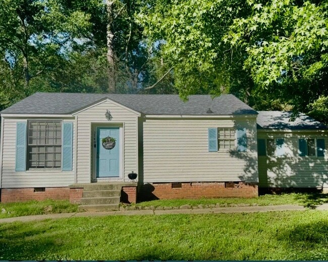 Building Photo - 3740 Hines Ave
