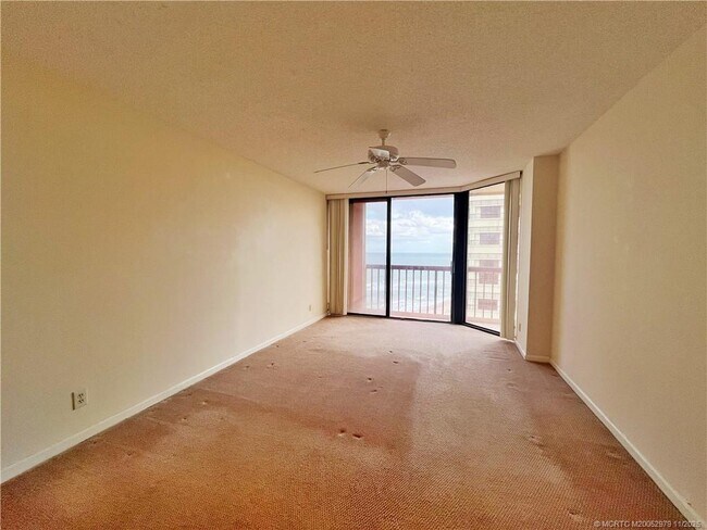 Building Photo - 9500 S Ocean Dr