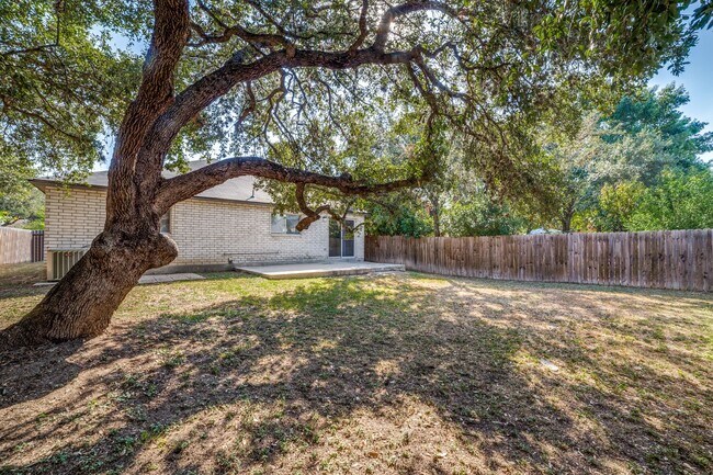 Building Photo - Welcome home to this single-story home in highly desirable Northwest Crossing