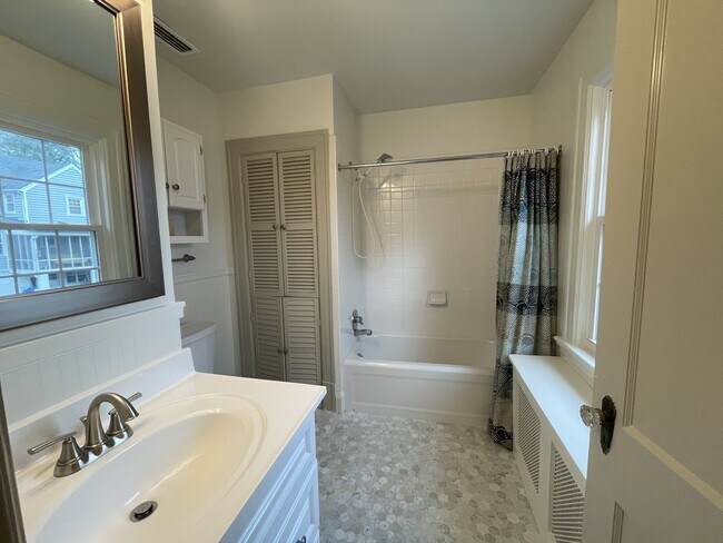 Building Photo - 3417 Plymouth Pl