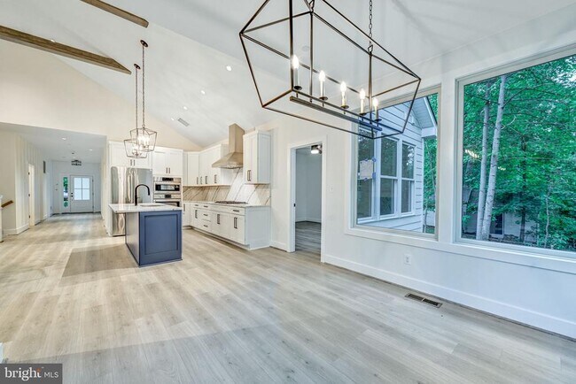 Building Photo - 8179 Bodkin Ave