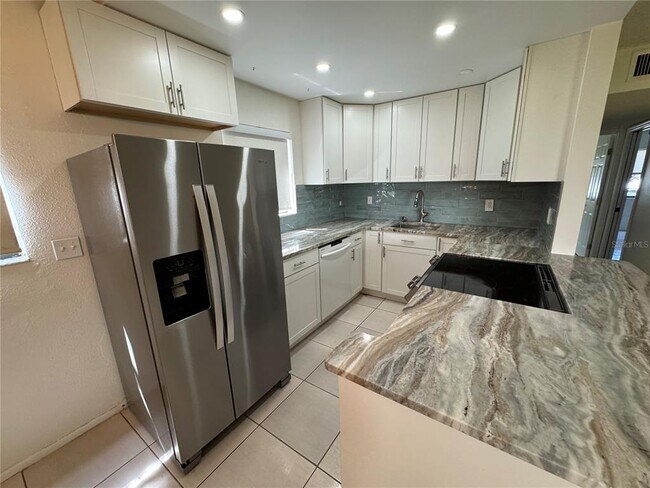 Building Photo - 3300 Fox Chase Cir