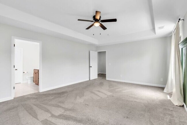 Building Photo - Charming 4-Bed Retreat with Fireplace – Spacious 2631 Sq Ft in Easley, SC, Zoned for Wren Schools