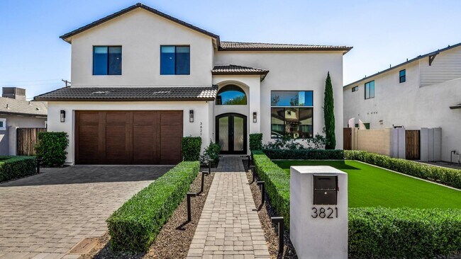 Building Photo - 3821 E Devonshire Ave