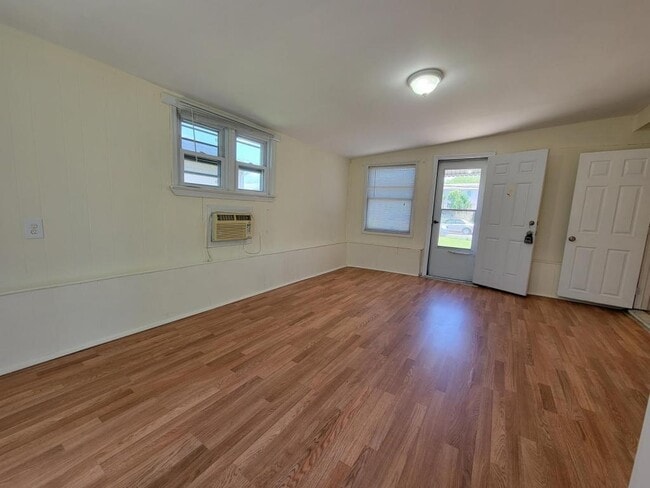 Building Photo - 53 Salem Pl