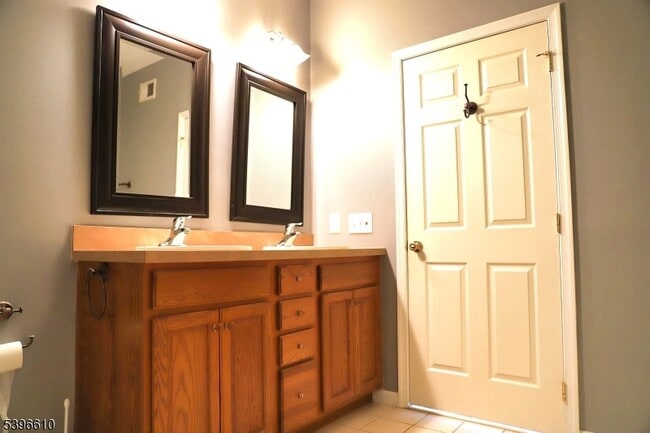 Building Photo - 5 Liberty Way