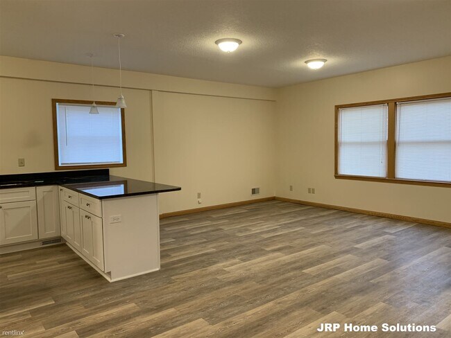 Building Photo - 2 br, 1 bath Apartment - 6400 Gillis Dr Ste A