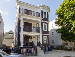 Building Photo - 92 King St