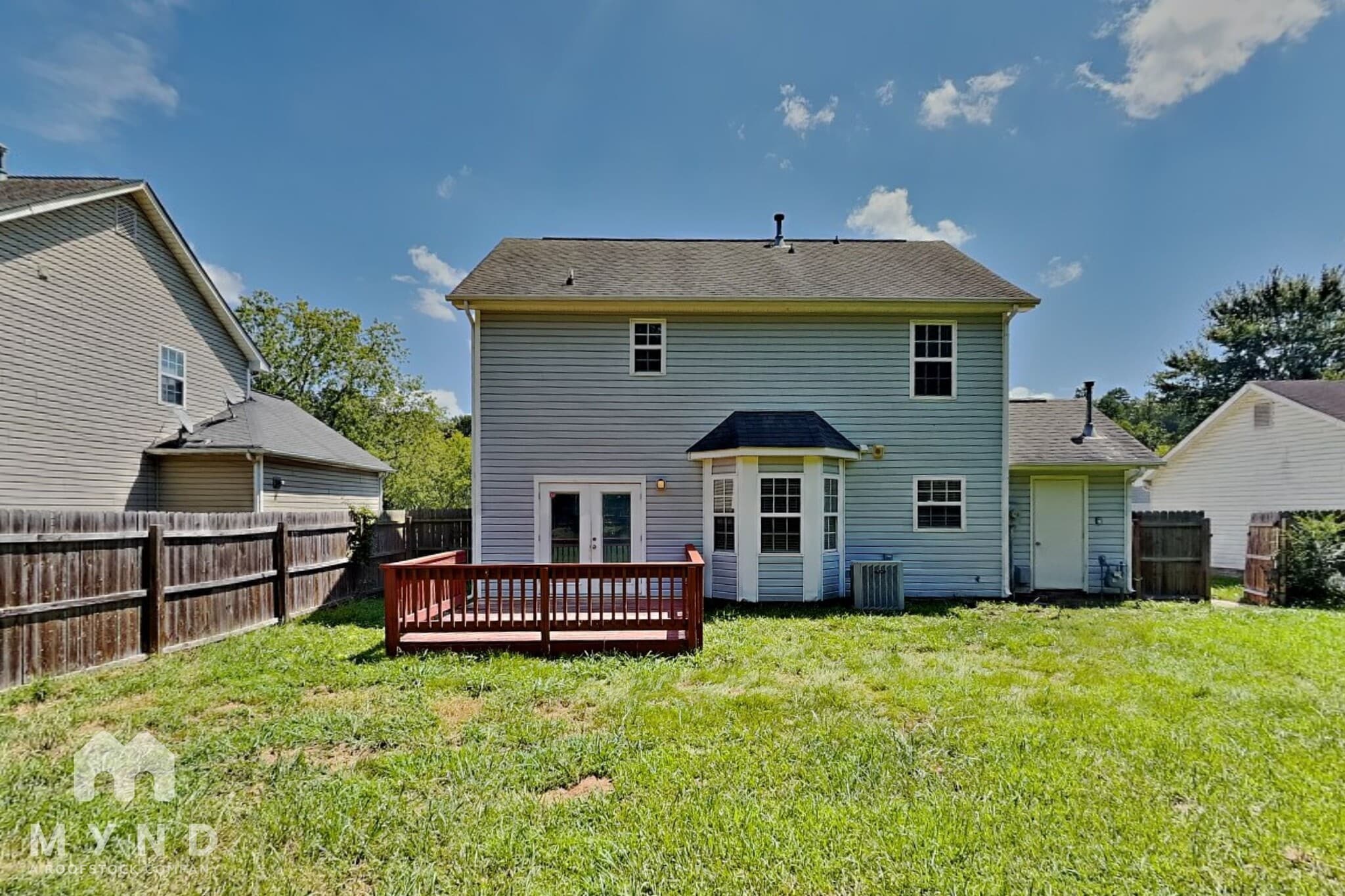 Building Photo - 219 Chattaroy Dr