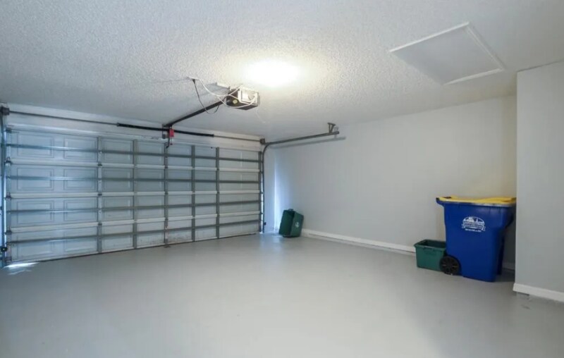 Building Photo - 200 Tree Branch Ln