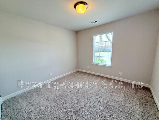 Building Photo - 1040 Charlie Daniels Pkwy