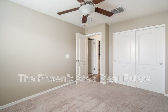 Building Photo - 1055 S Reber Ave