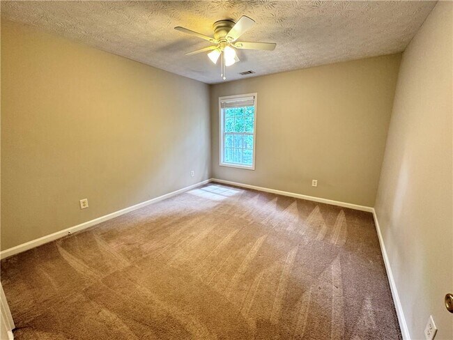 Building Photo - 3044 Kentmere Dr
