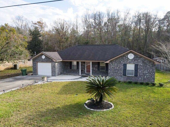 Building Photo - AVAILABLE JUNE [NO PETS PERMITTED]