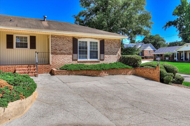 Building Photo - 2705 Bolling Rd
