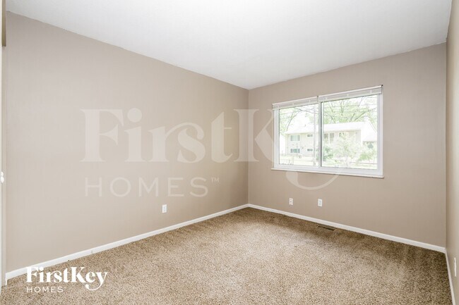 Building Photo - 2240 Spoonwood Dr