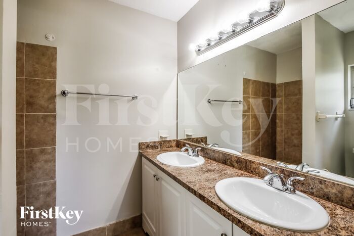 Building Photo - 1826 NW 85th Dr
