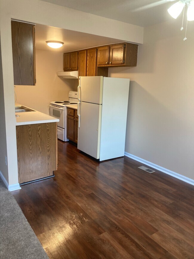 Building Photo - 27690 Harrison Woods Ln