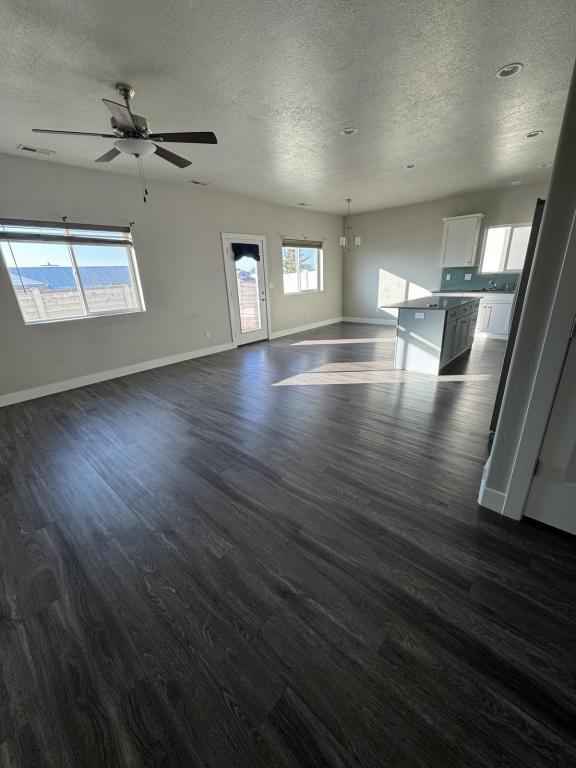 Building Photo - 259 E 1500 N St