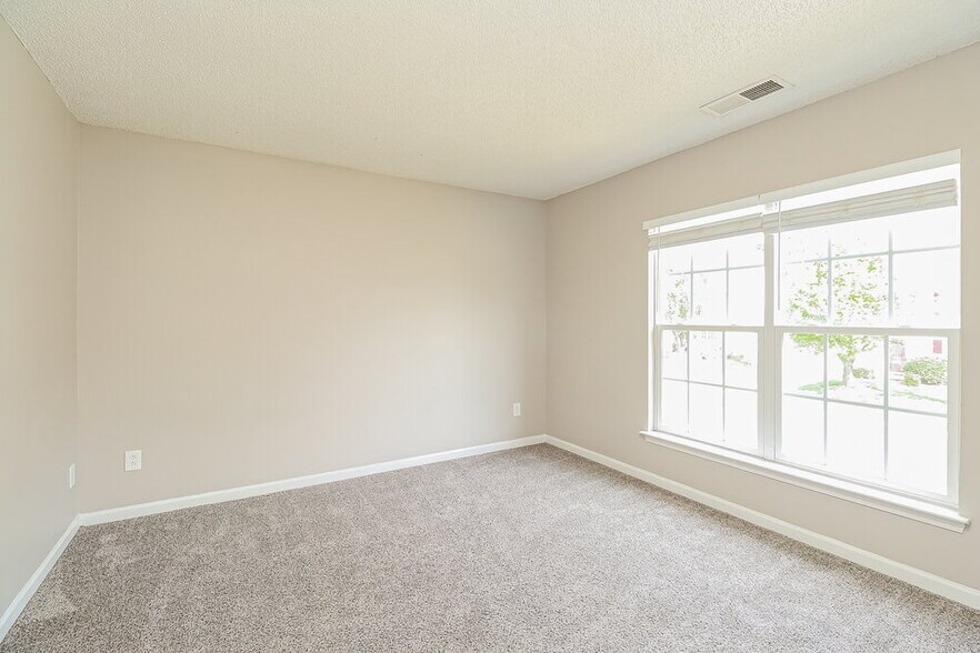 Building Photo - 3011 Mallard Forest Dr