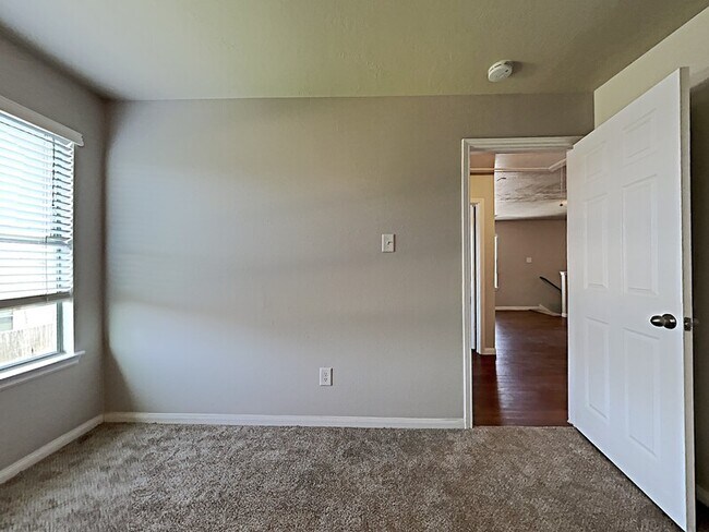 Building Photo - 21607 Nella Cir