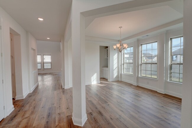 Building Photo - Must See 5 Bed 4.5 Bath in Northlake