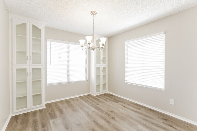Building Photo - 3300 Sonterra Cir