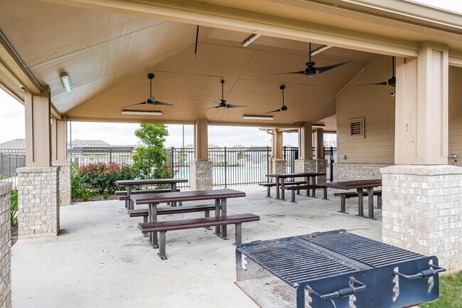 Building Photo - 23731 Pebworth Pl