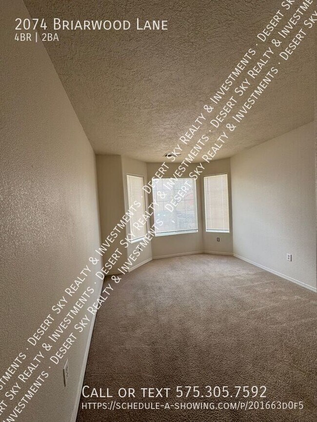 Building Photo - 2074 N Briarwood Ln