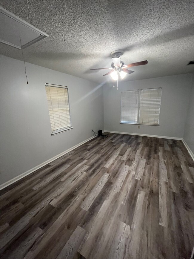 Building Photo - 2505 Walden Ct