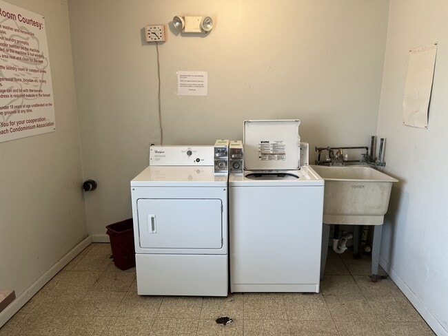 Building Photo - 31914 Harper Ave