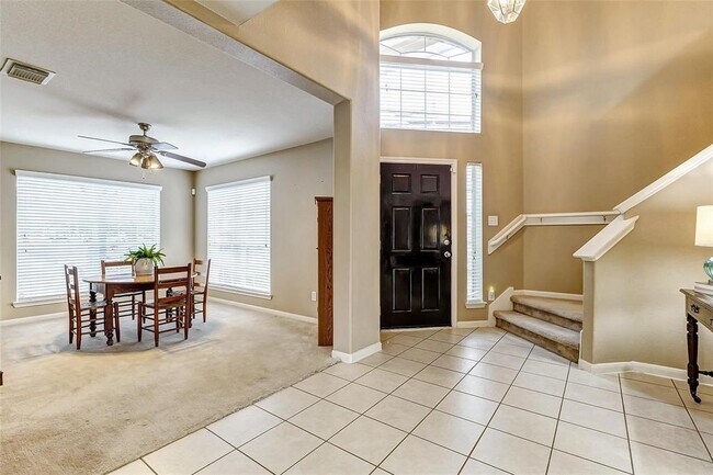 Building Photo - 6303 Applewood Forest Dr