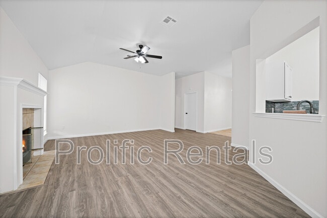 Building Photo - 4417 Briarwood Dr