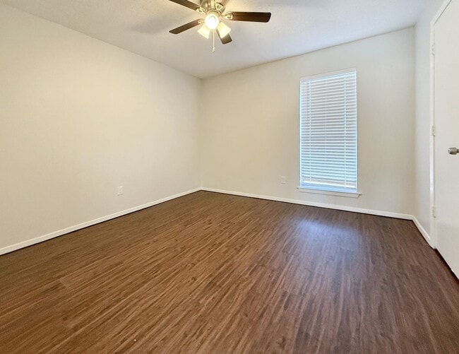 Building Photo - Stylish 2-Bedroom Townhome with Private Patios & Modern Finishes in Burleson, TX