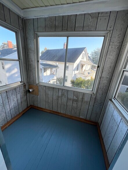 Building Photo - 532 High St