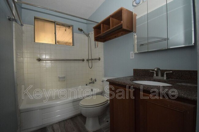 Building Photo - 3215 S 4400 W