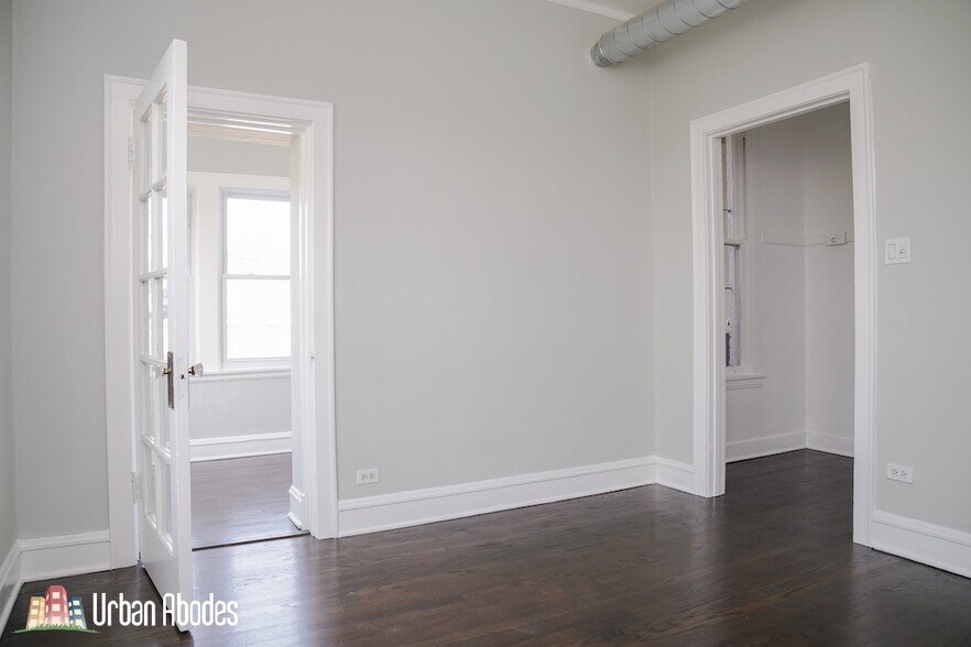 Building Photo - 3559 N Ashland Ave