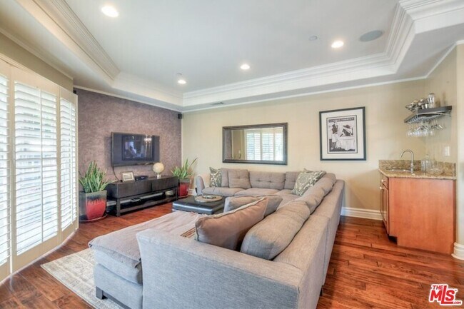 Building Photo - 11578 Iowa Ave