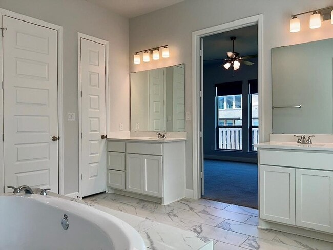 Building Photo - 1636 Laverne Mitchell st