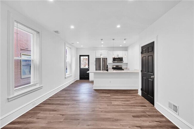 Building Photo - 3219 Kennett Sq