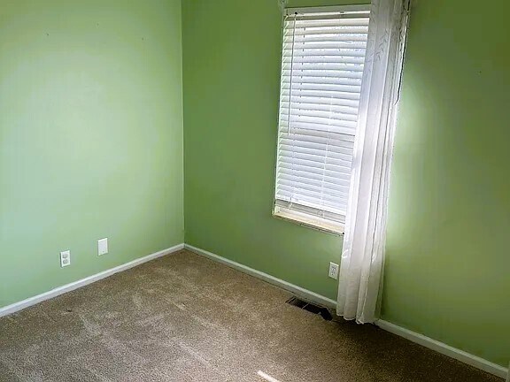 Building Photo - 5684 Red Oak Dr