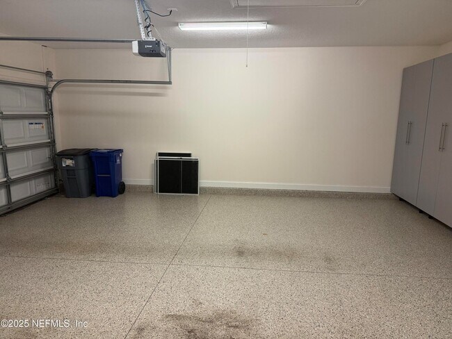 Building Photo - 44 Ocale Ct